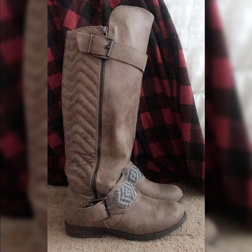 Perfect taupe fall boots